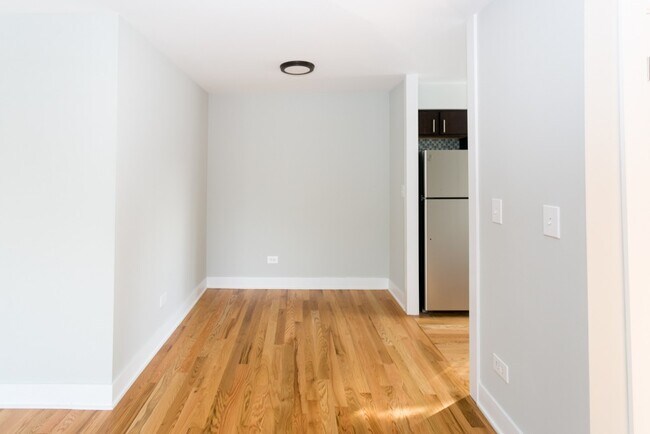 Building Photo - 699 Elm Pl