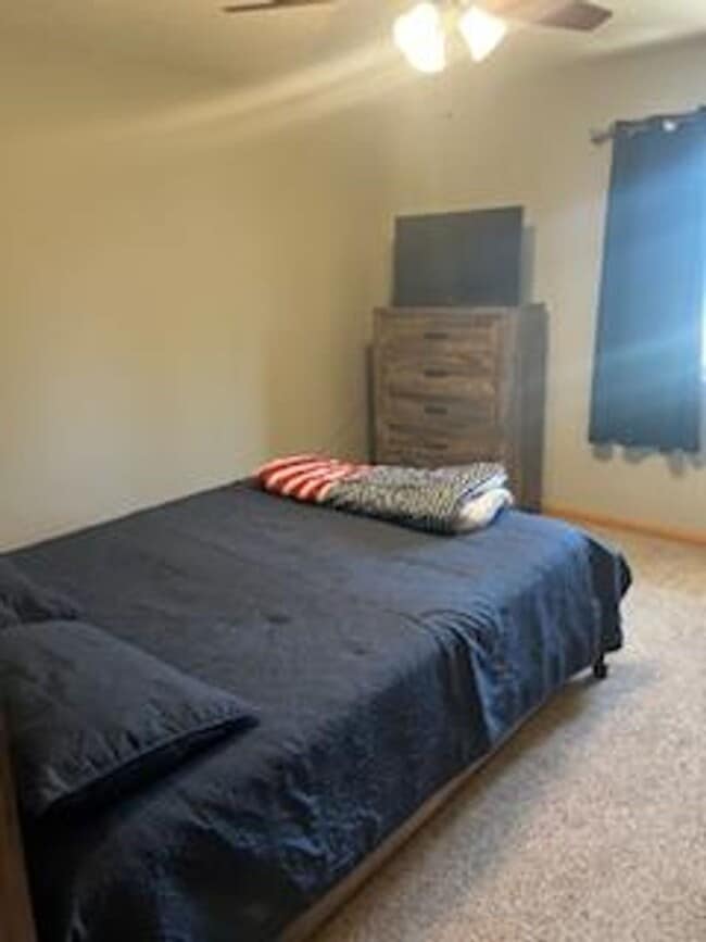 Building Photo - Highland Golf  Course Rental