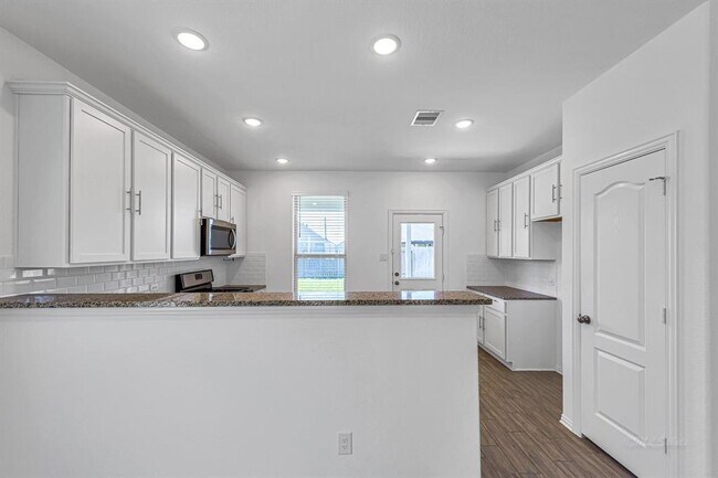 Building Photo - 31319 Whitfield Ct