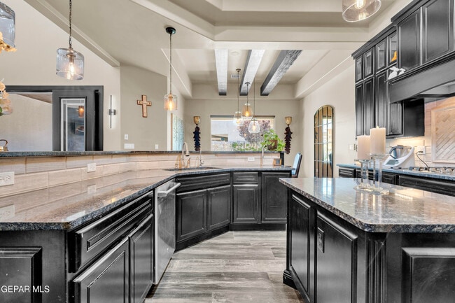 Building Photo - 14812 Long Shadow Ave