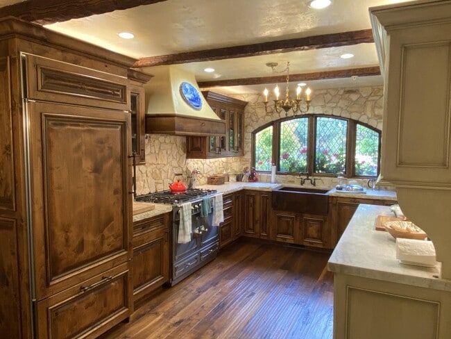 Building Photo - 0 Carmelo St