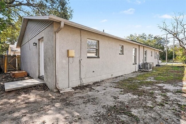 Building Photo - 3605 Temple St