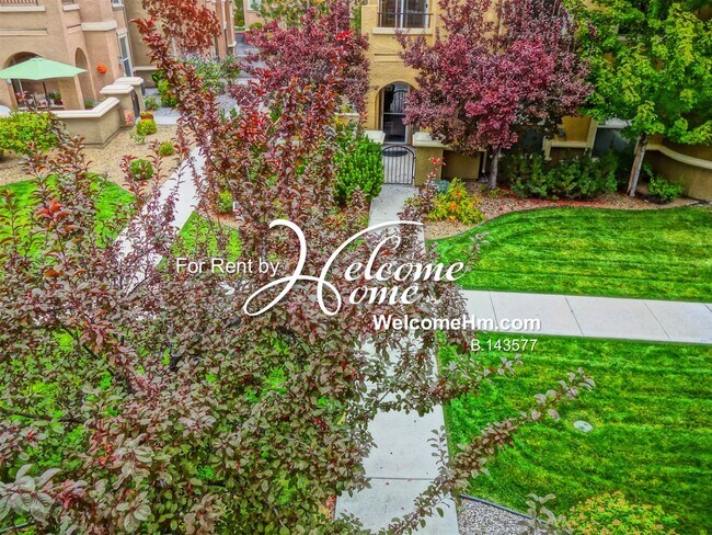 Building Photo - Spacious Triana North Townhome