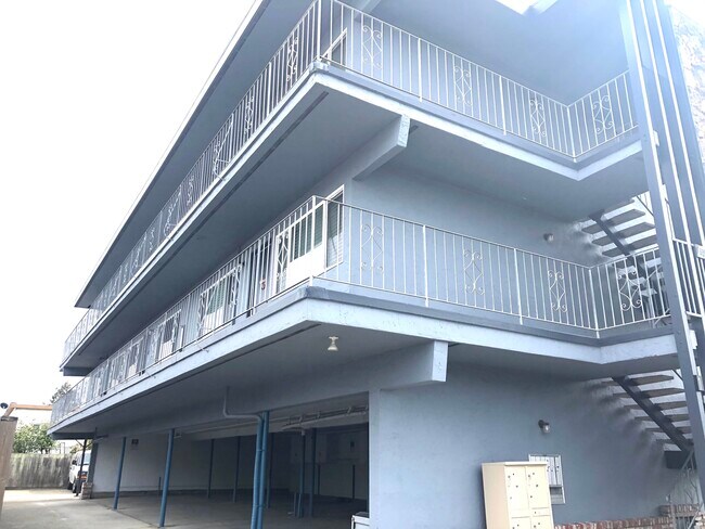 Primary Photo - 142 Santa Lucia Ave
