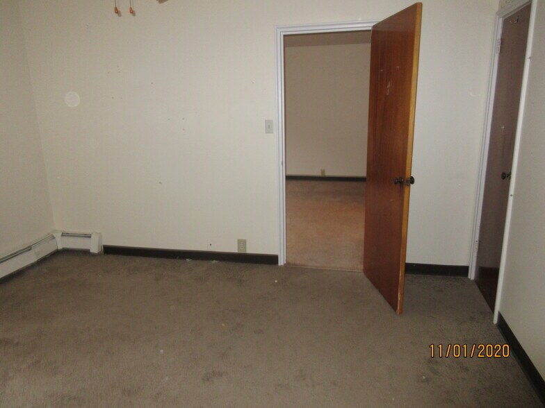 Building Photo - 1050 Lucas Ave Ext