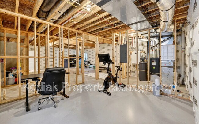 Building Photo - 979 Shoreline Dr