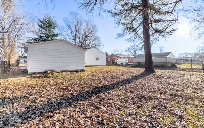 Building Photo - 4BR/2Ba house- Ready for new occupant!