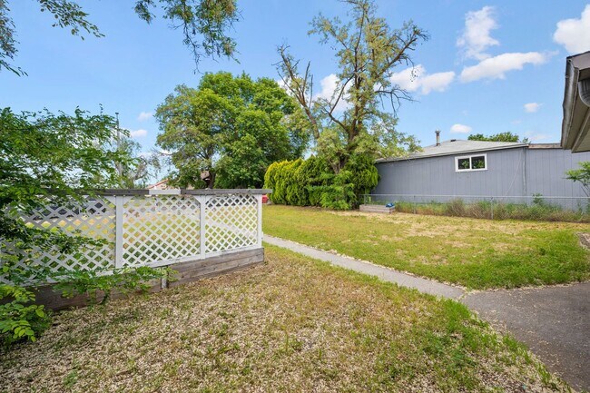 Building Photo - Lidgerwood Area 4 Bedroom 2 Bathroom Home!