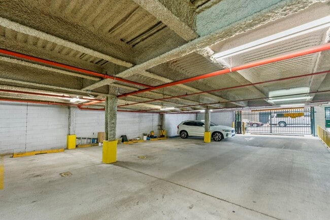 Building Photo - 318 54th St