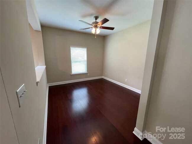 Building Photo - 9415 Seamill Rd