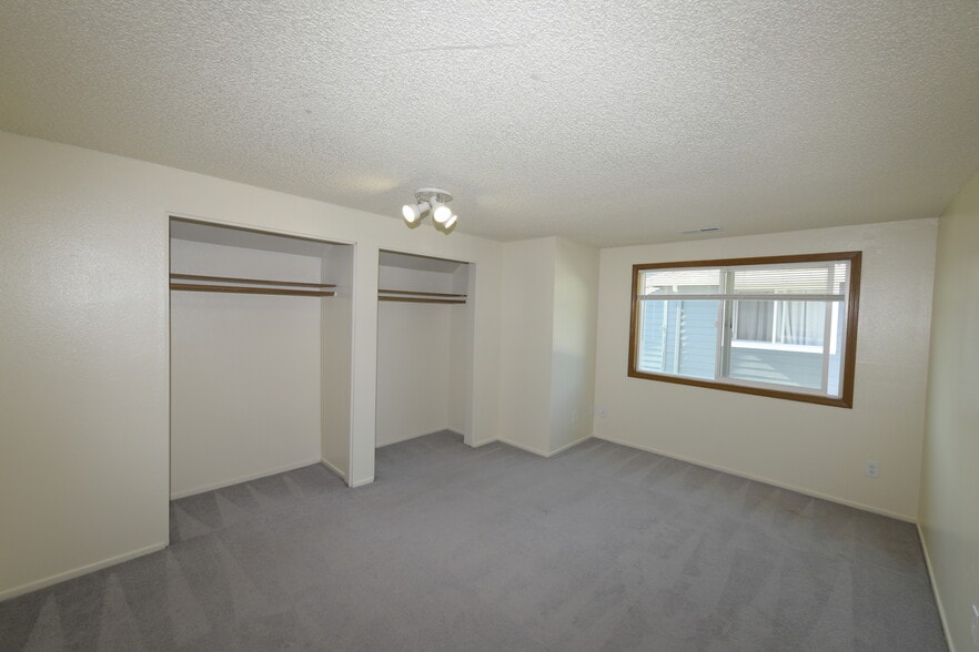 Building Photo - 1224 46th Pl SE