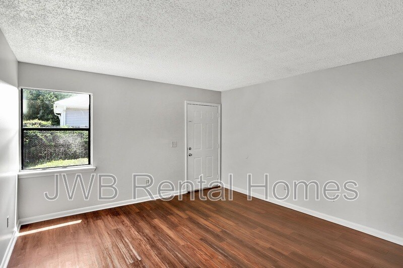 Building Photo - 10825 Key Haven Blvd
