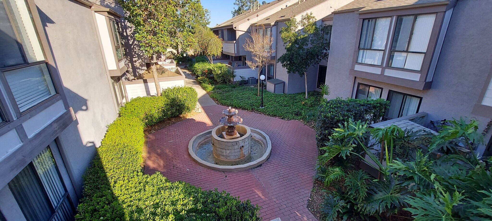 Quiet park like setting. - 9150 Gramercy Dr