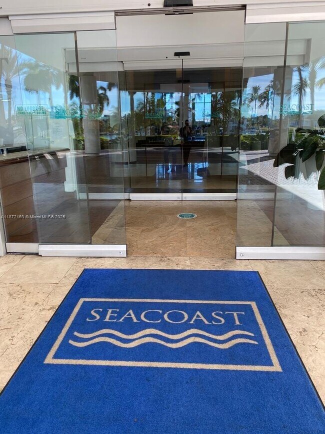 Building Photo - 5161 Collins Ave