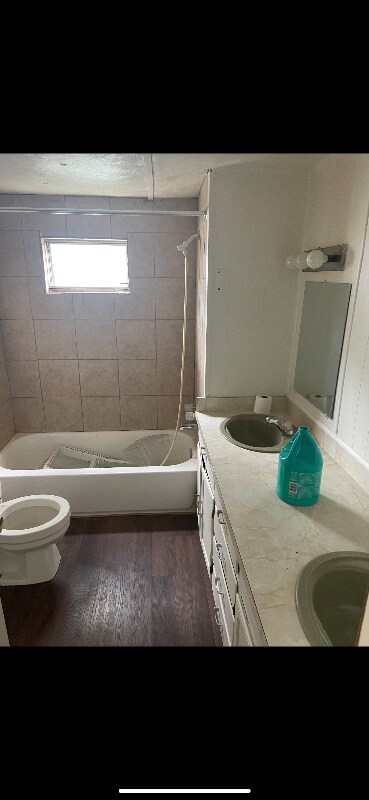 Building Photo - 110 4th St