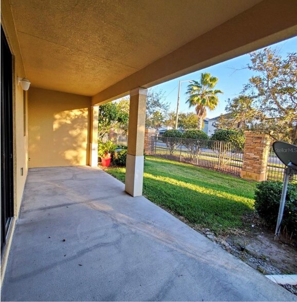 Building Photo - 1893 Portofino Meadows Blvd