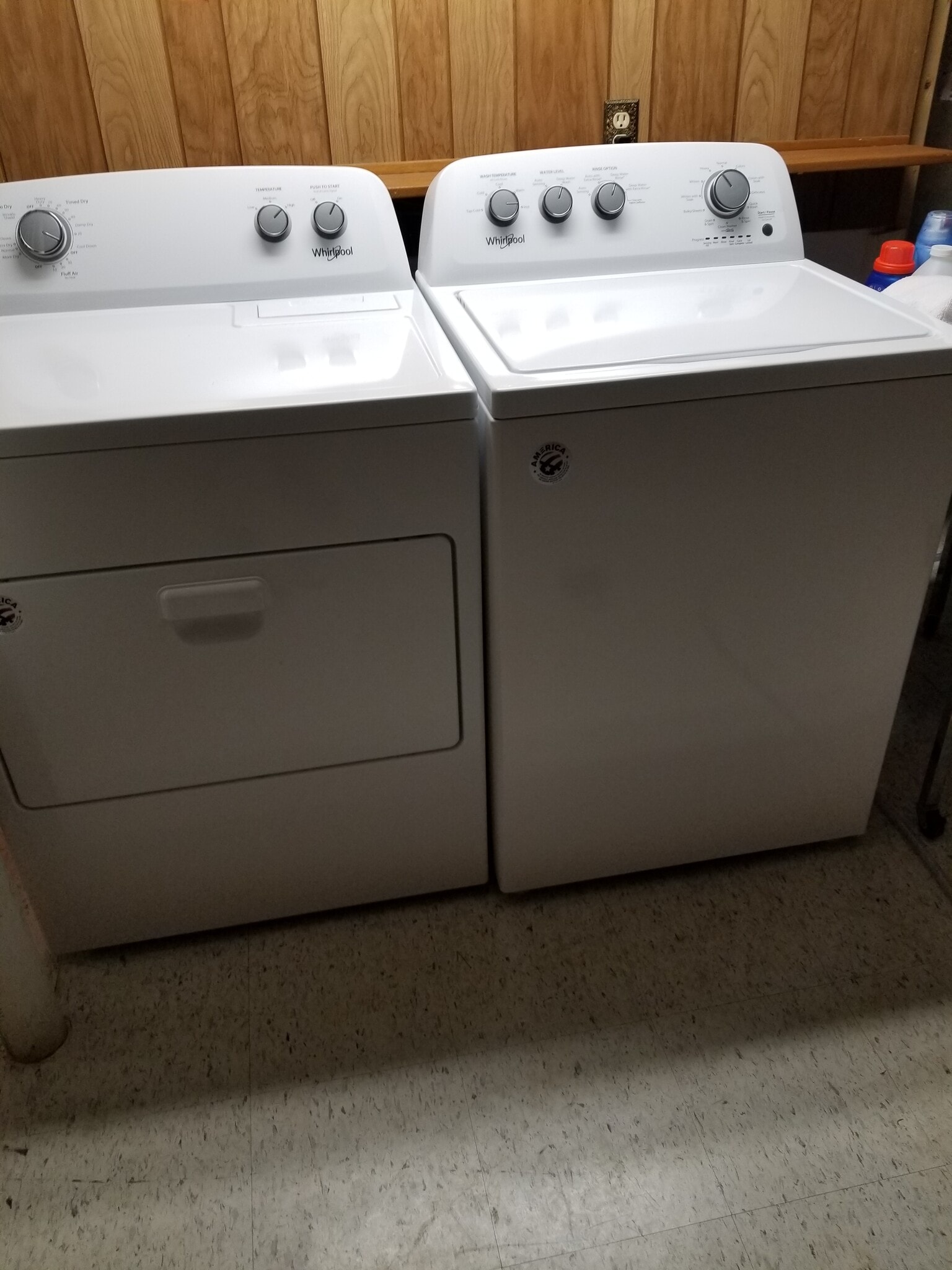 Building Photo - 1728 Middle Rd