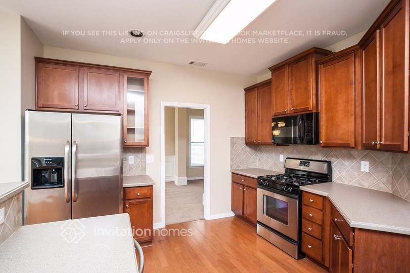 Building Photo - 4392 Walforde Blvd