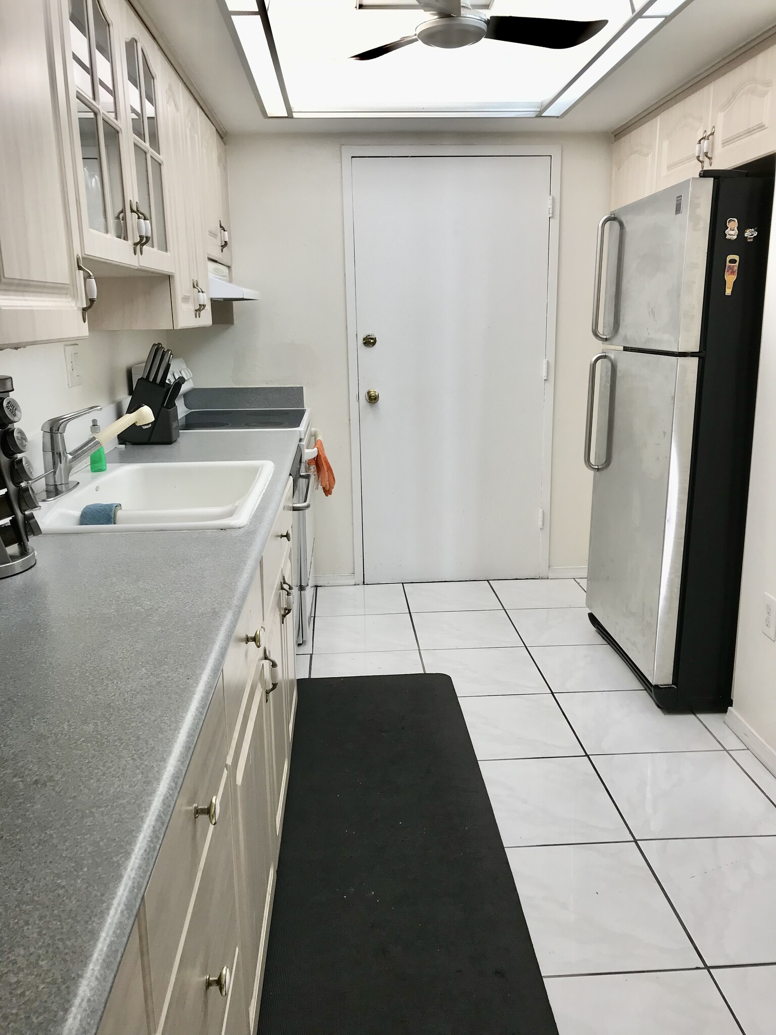 KITCHEN - 18041 Biscayne Blvd