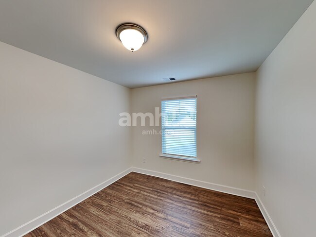 Building Photo - 5125 Canyon Creek Way