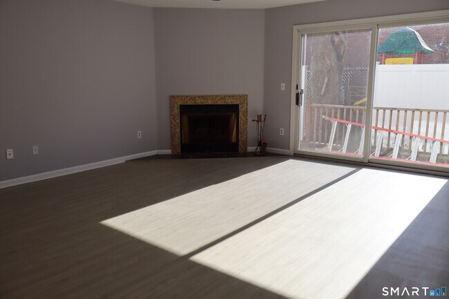 Building Photo - 15 Boughton St