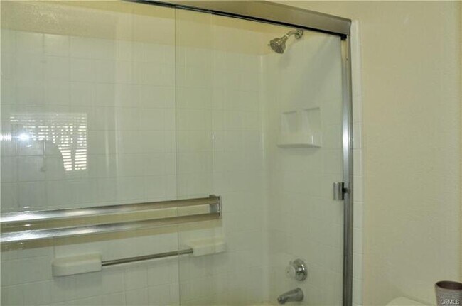 Building Photo - 2400 Del Mar Way