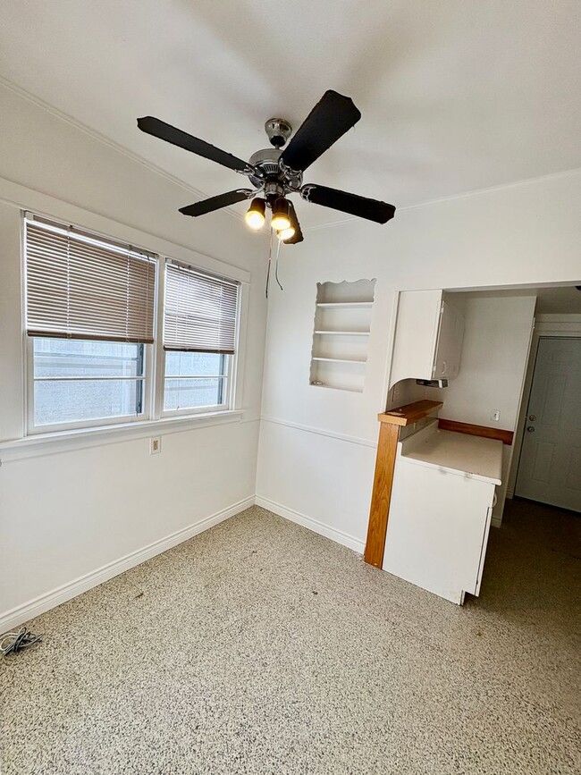 Building Photo - Beautiful Remodeled 2 Bedroom 1 Bathroom H...