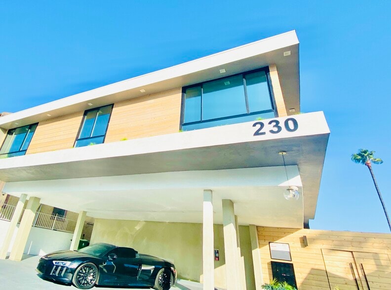 Building Photo - 230 S Carondelet St