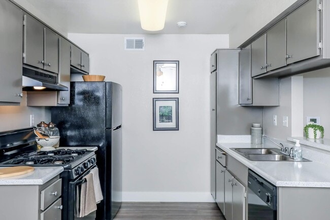 Building Photo - Aspire of the High Desert