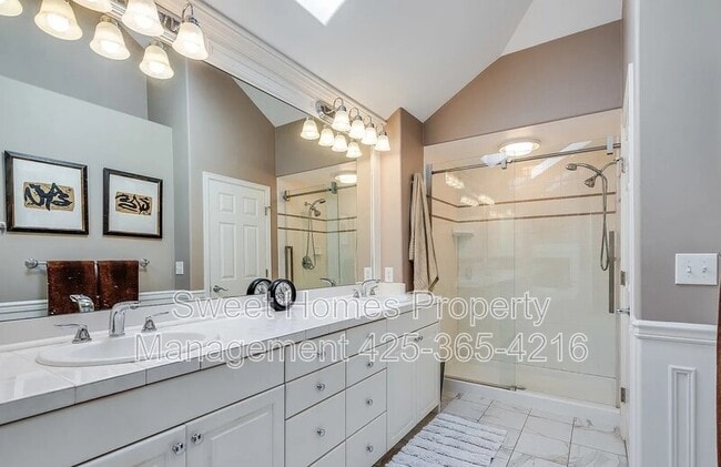 Building Photo - 5571 178th Ave SE