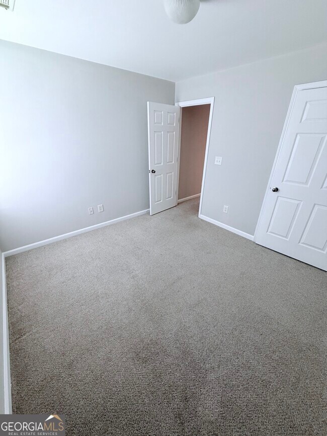 Building Photo - 3816 Landing Terrace