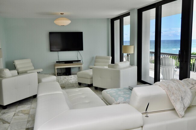Building Photo - 2660 S Ocean Blvd