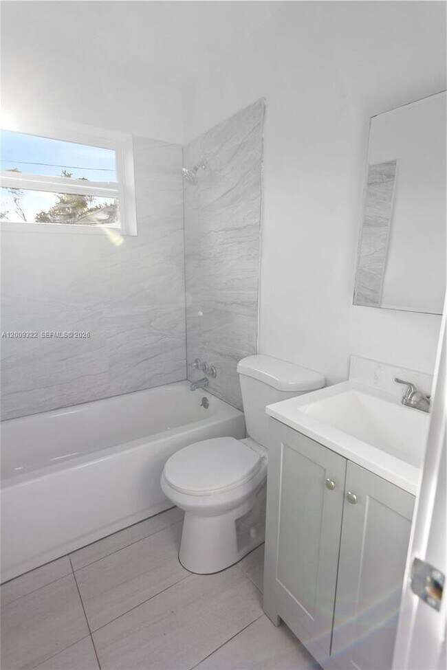 Building Photo - 1481 SW 49th Ave