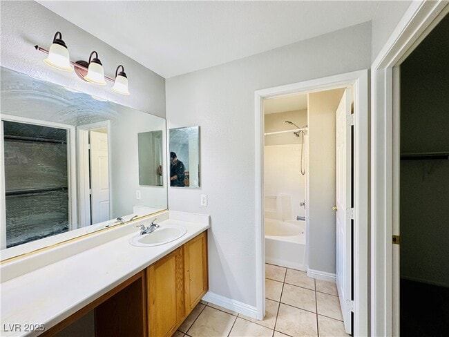 Building Photo - 5054 Benezette Ct