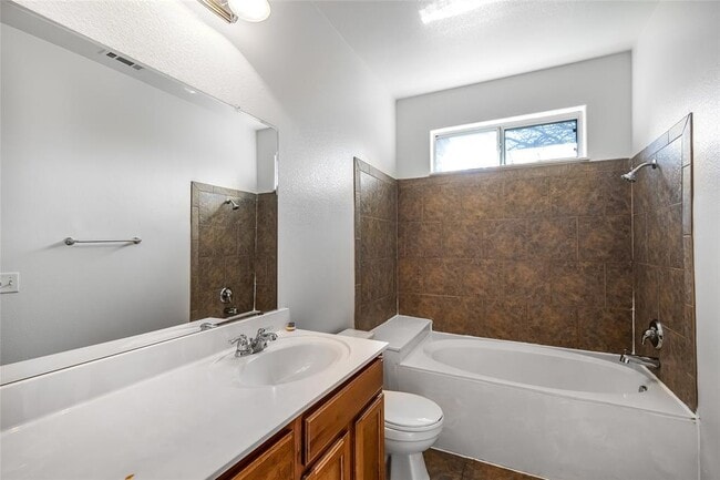 Building Photo - 2518 Allred Dr