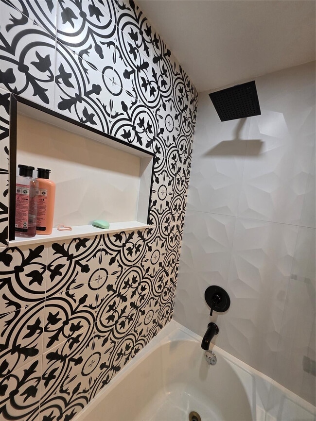 Building Photo - 5550 N Ocean Dr