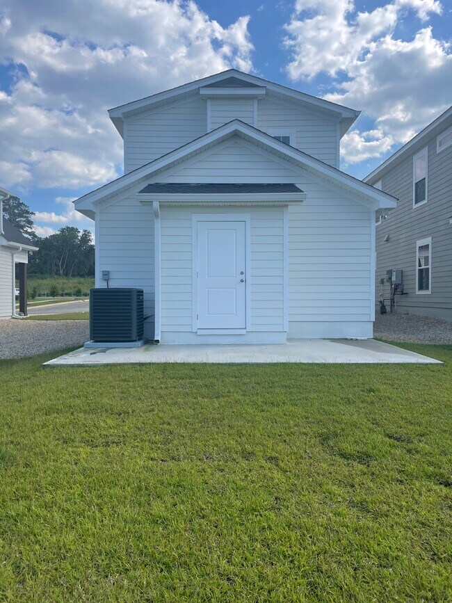 Building Photo - 3645 Meadow Hill Rd