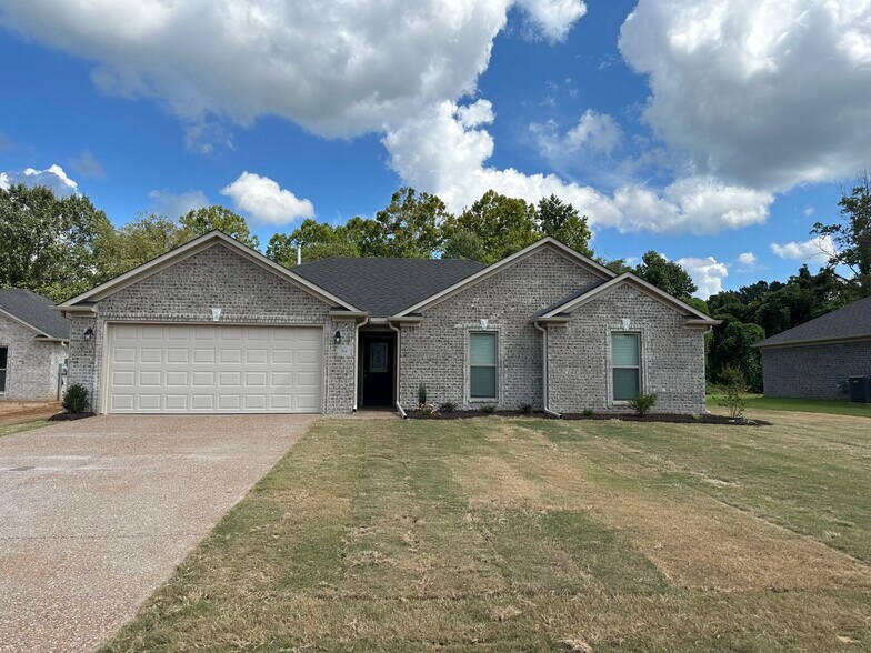 Primary Photo - 84 Jackson Creek Dr