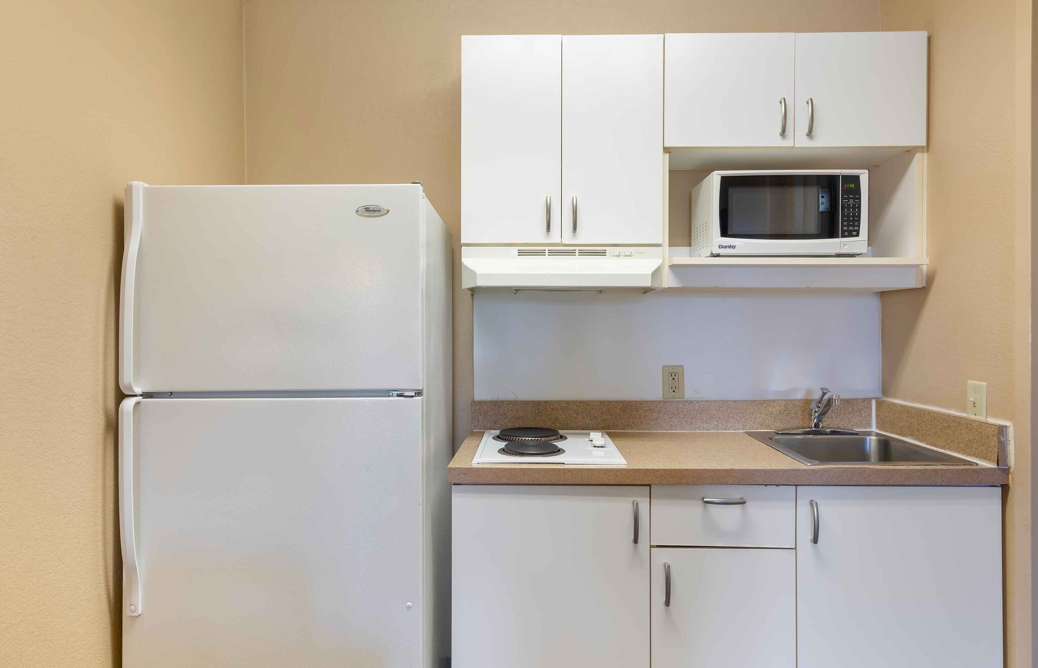 Building Photo - Furnished Studio-Bakersfield - California ...