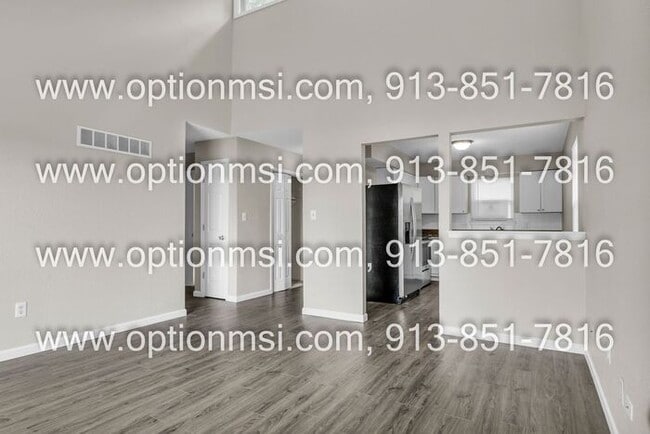 Building Photo - **Spacious 2-Bedroom Duplex in a Cul-de-Sac!**