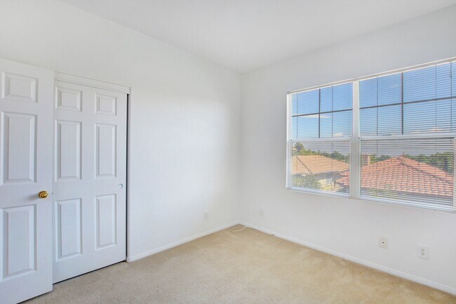Building Photo - Beautiful 4-Bedroom Home in Gated Summerli...