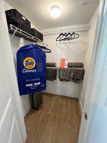 Building Photo - 2523 NE 183rd St