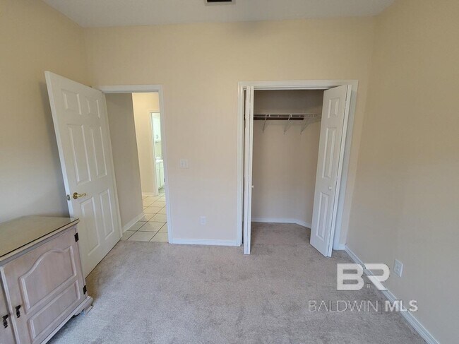 Building Photo - 501 Cotton Creek Dr