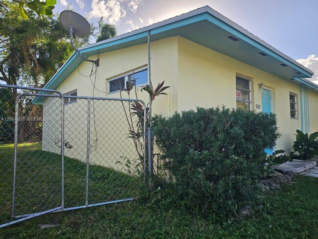 Building Photo - 9360 SW 168th St