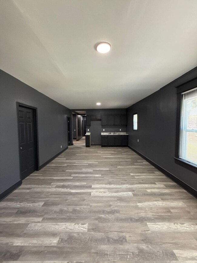 Building Photo - Fully Renovated Home in Berclair/Highland Heights – Section 8 Welcome!