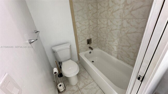 Building Photo - 16919 N Bay Rd