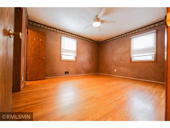 Building Photo - 13113 Irving Ave S