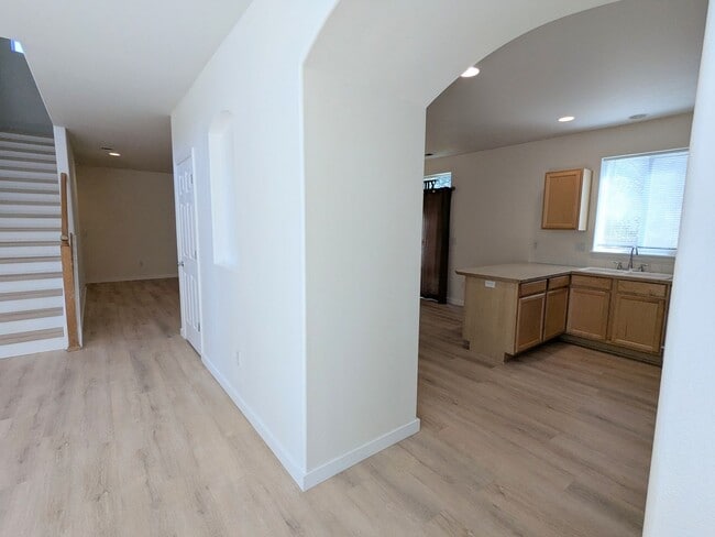 Building Photo - Comfort Meets Convenience in this Dog-Frie...