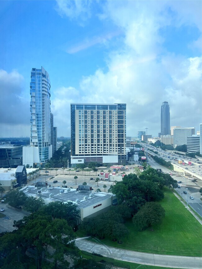 Building Photo - 1901 Post Oak Blvd