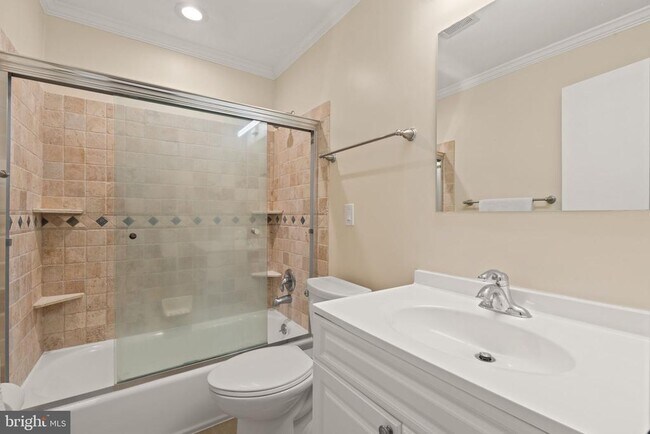 Building Photo - 5590 Neddleton Ave